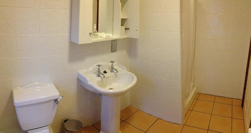 Virginia'S Guesthouse เคนแมร์ ห้อง รูปภาพ