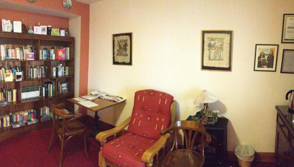 Virginia'S Guesthouse เคนแมร์ ภายนอก รูปภาพ